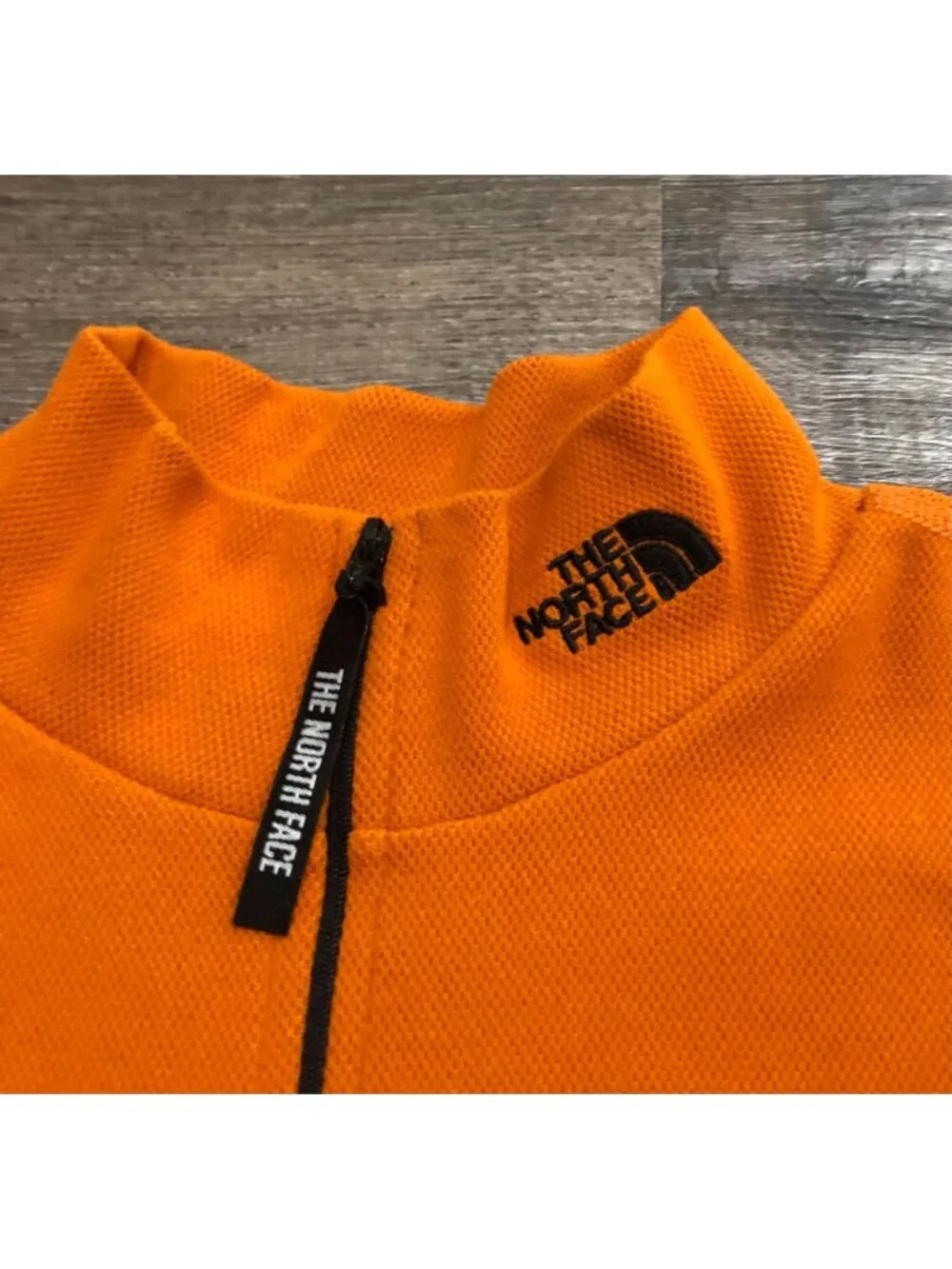 The North Face Mens Medium Orange 1/4 Zip Long Sleeve Fleece Pullover